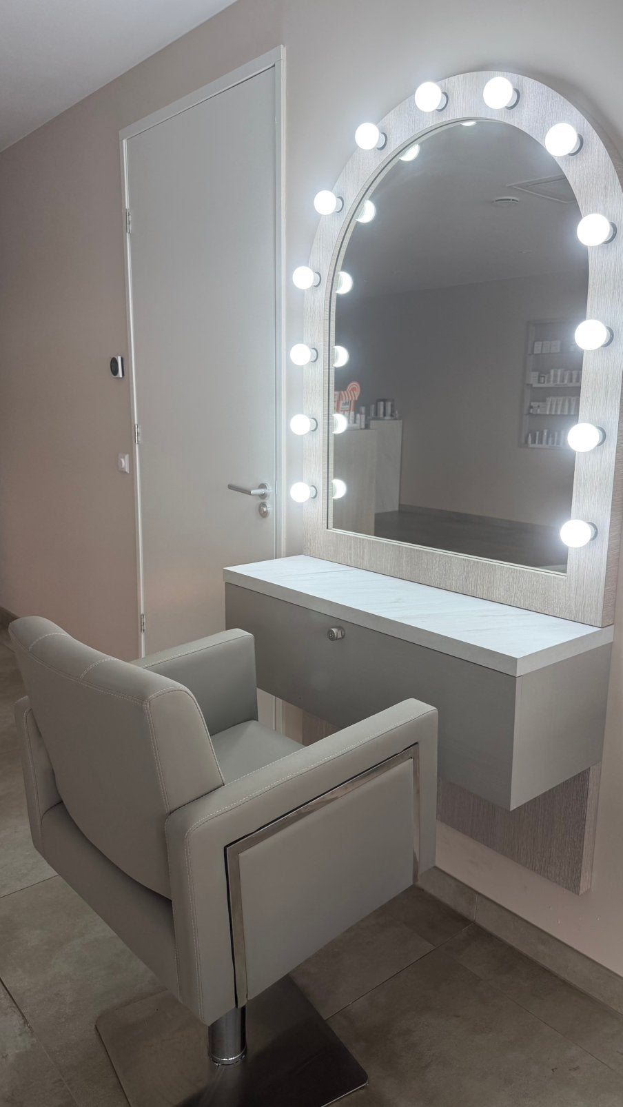 Vanity tafel, spiegel en stoel (volledige set 2x)