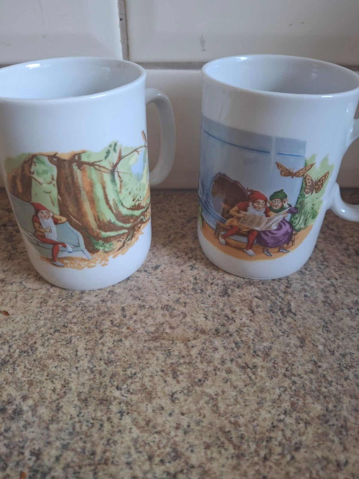 Twee Piggelmee mokken, Vintage, Ophalen of Verzenden, Zo goed als nieuw, Kop(pen) en/of Schotel(s)