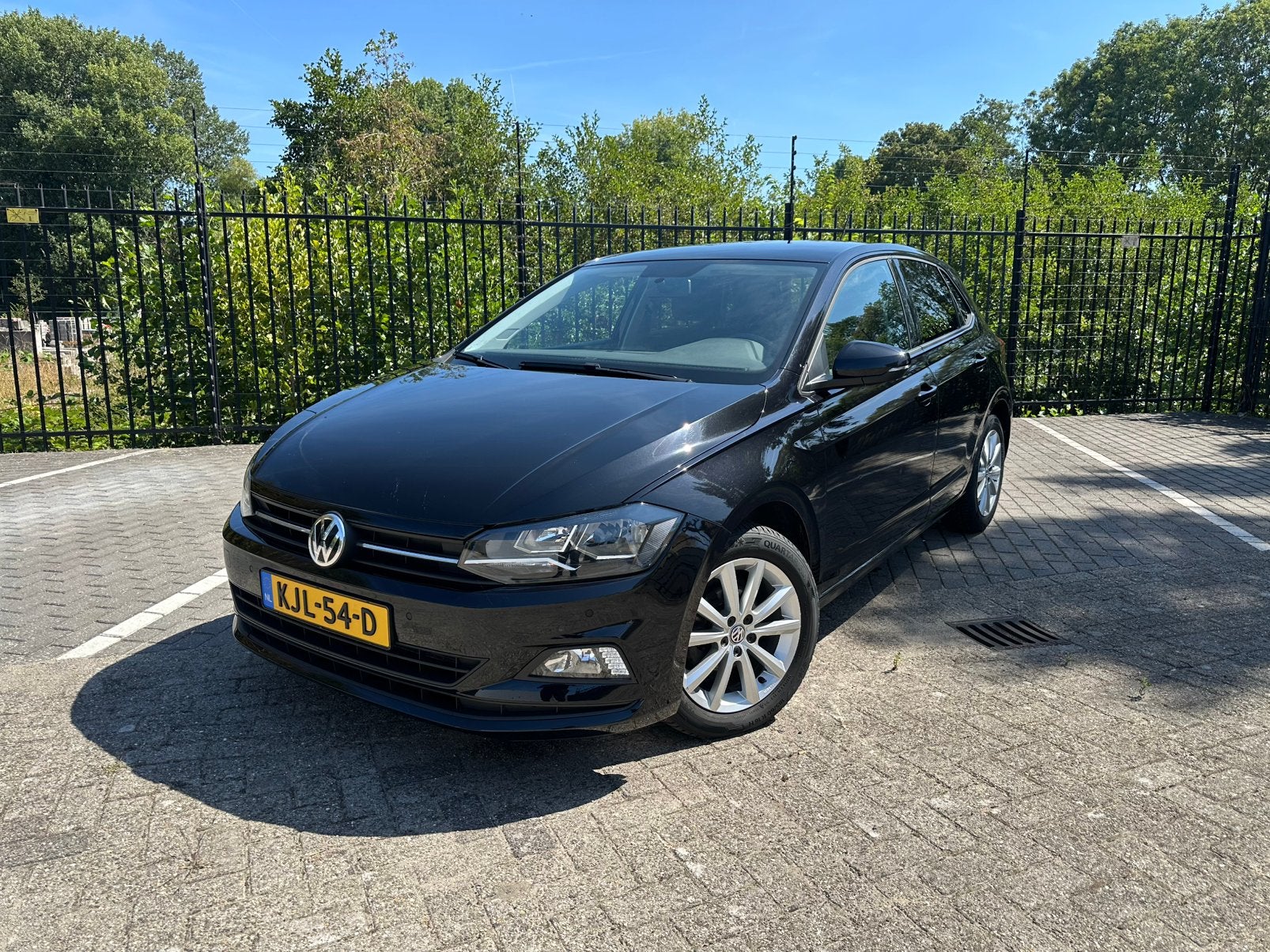 Volkswagen Polo 1.0 TSI carplay camera stoelverw PDC ACC, Voorwielaandrijving, Stof, Zwart, 95 pk