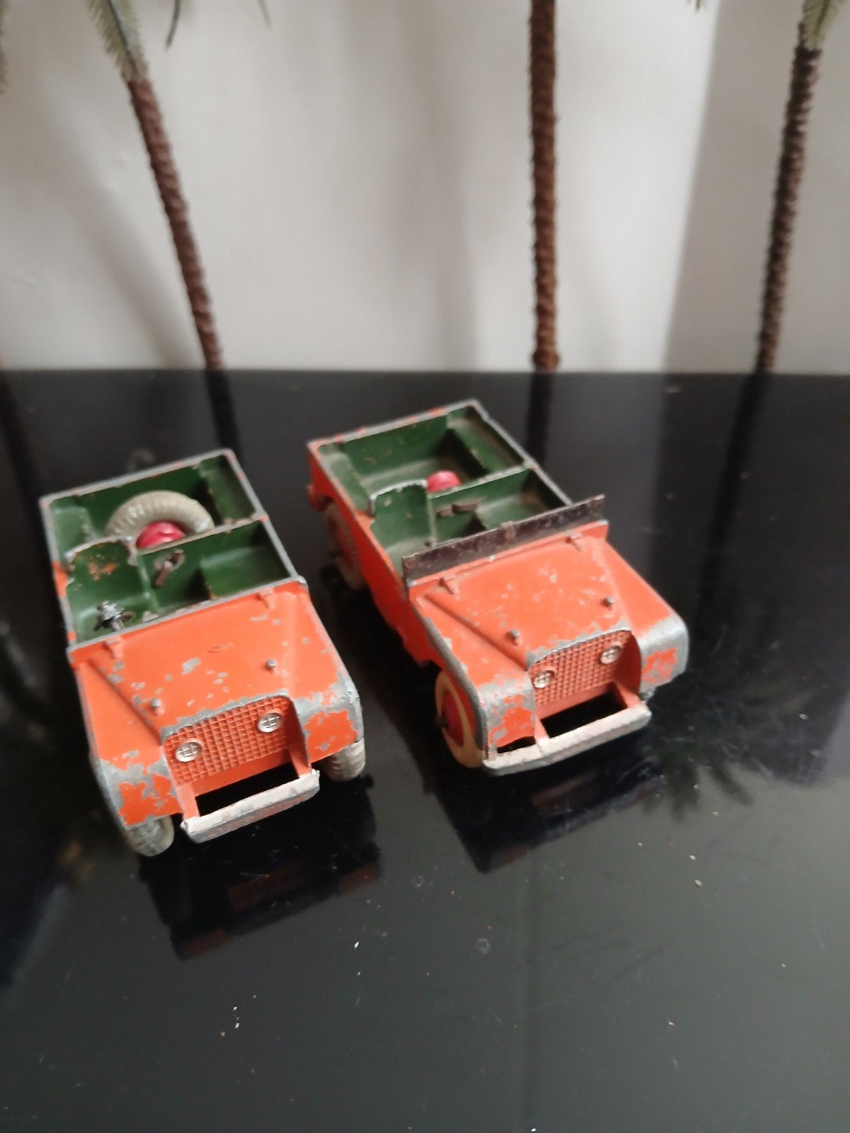 2x landrover.  Dinky toys,  opknappers, Ophalen of Verzenden, Gebruikt, Auto, Dinky Toys