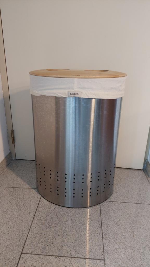 Brabantia wasmand, Ophalen