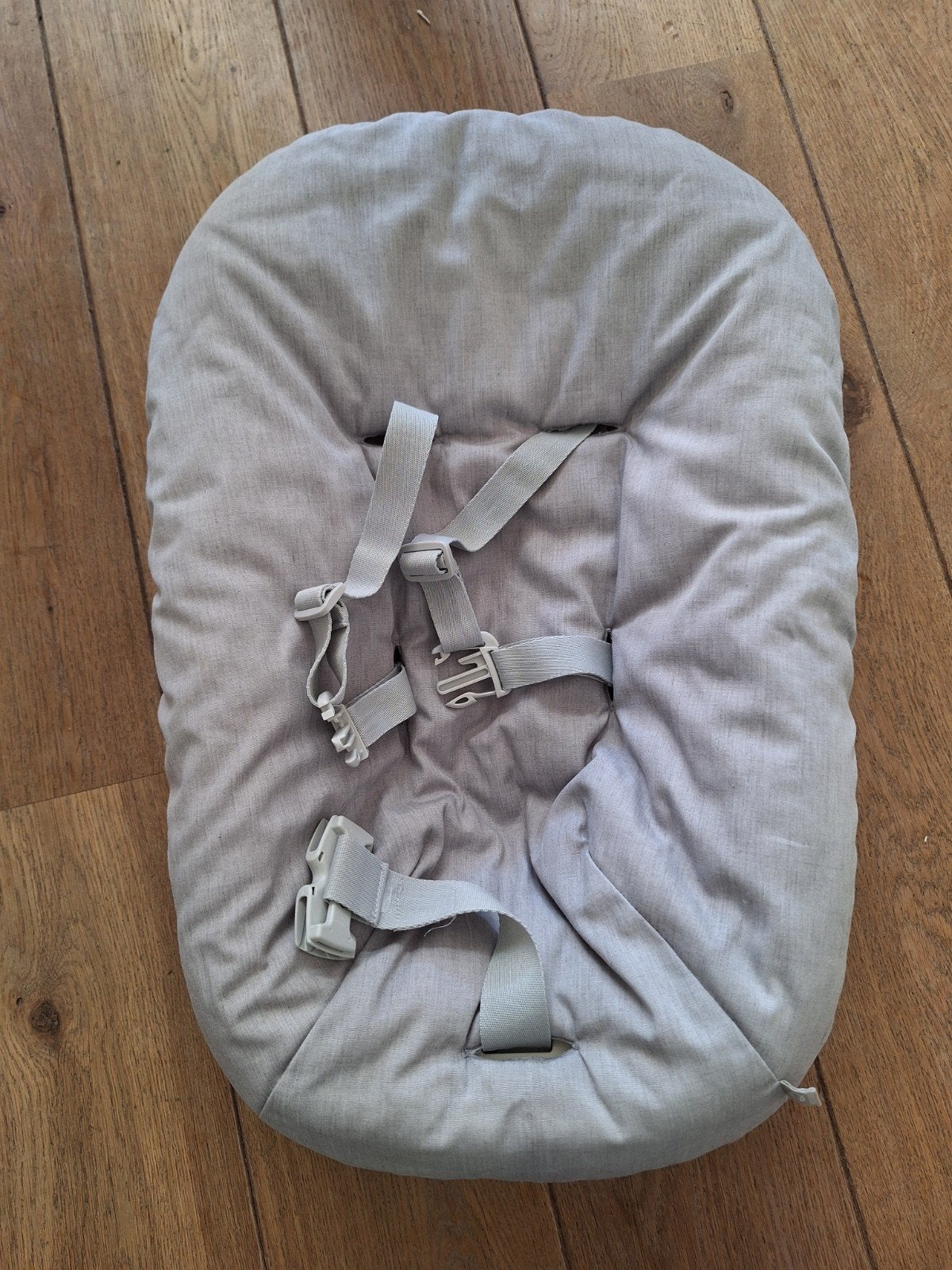 Stokke Newborn Zitje Grijs - Nieuwer Model met 2 Standen, Kinderen en Baby's, Kinderstoelen, Ophalen, Zo goed als nieuw, Gordel(s)