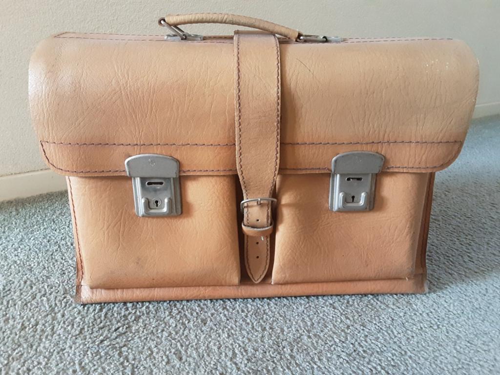 Vintage Leren Aktetas/Schooltas - Beige met Gebruikerssporen, Ophalen