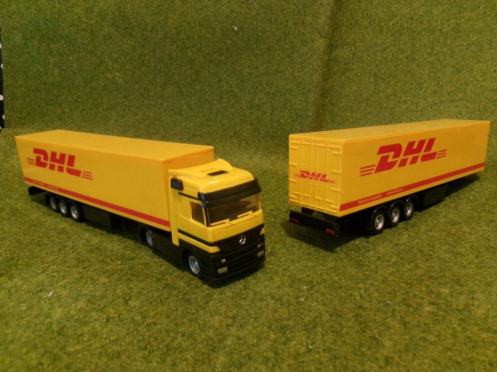 DHL vrachtwagen + oplegger voor HO trein Verzenden kan ook, Ophalen, Gelijkstroom of Wisselstroom, Overige typen, Nieuw