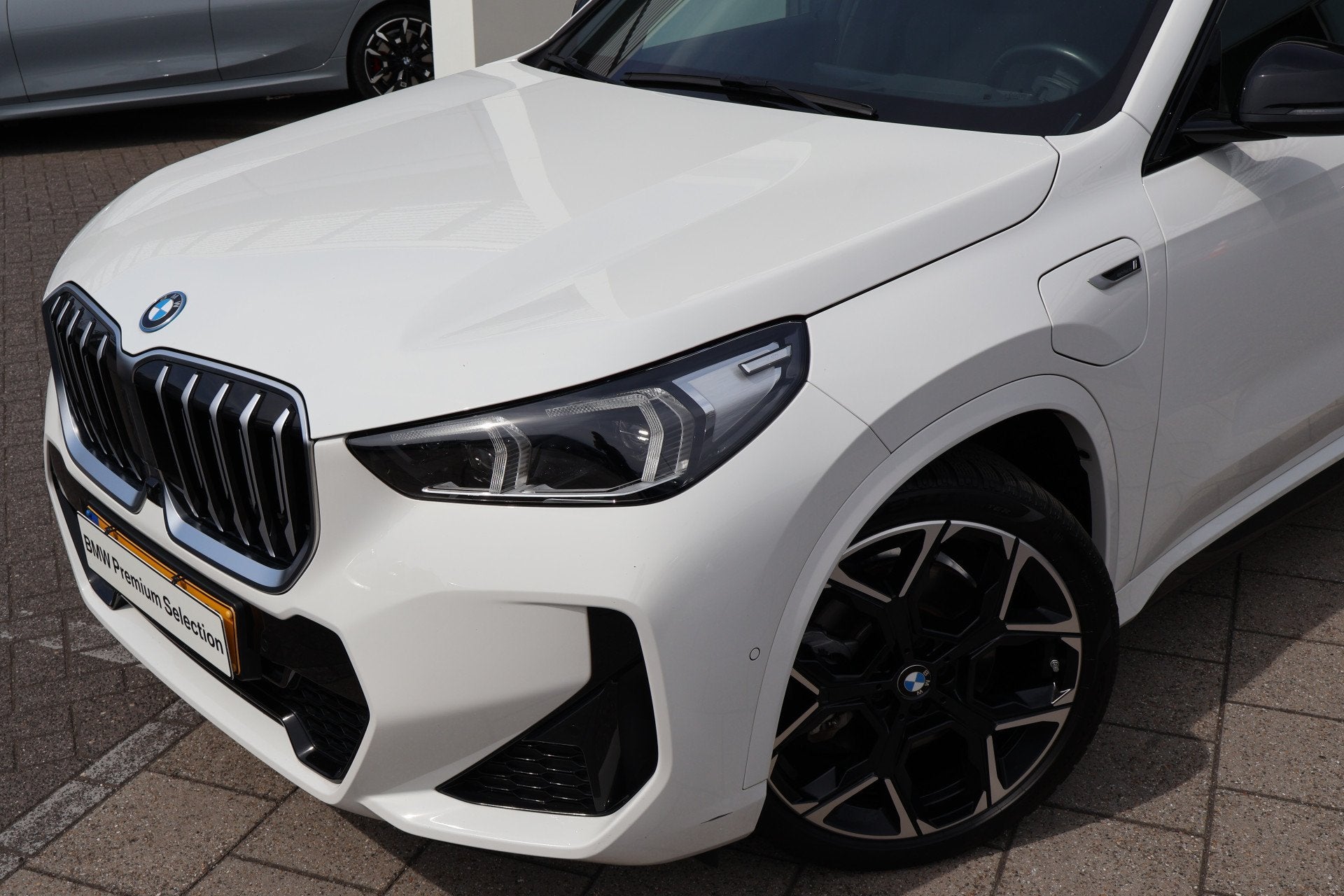 BMW X1 xDrive30e High Executive M Sport Automaat / Trekhaak, Auto's, Wit, Leder, Bedrijf, Hybride Elektrisch/Benzine
