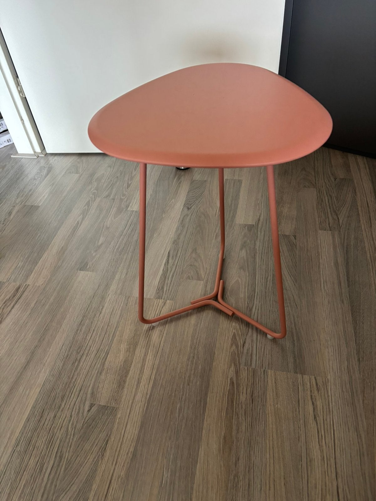 Pode tripod bijzettafel roze, Minder dan 55 cm, Zo goed als nieuw, Overige vormen, Ophalen