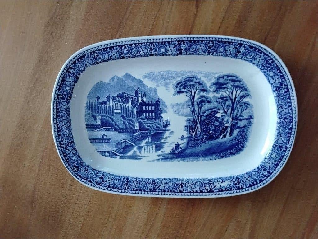 Prachtige schaal van serie "Old Engeland Cambride blue", Ophalen of Verzenden