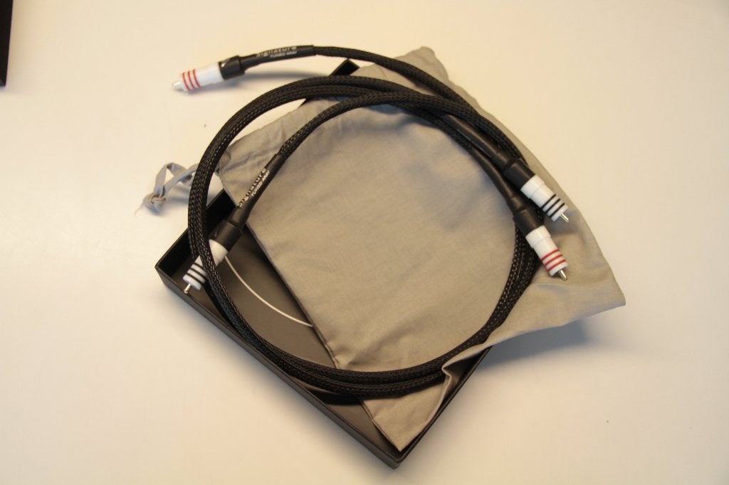 Chord Signature Tuned Aray RCA Interlink 1 Mtr, Mail, Chord Cable, Ophalen of Verzenden, Zo goed als nieuw