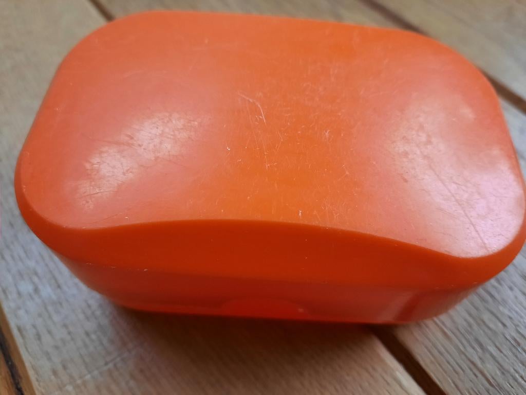 WK ORANJE VOETBAL zeepdoosje oranje, Ophalen of Verzenden, Nieuw, Oranje of Koningsdag