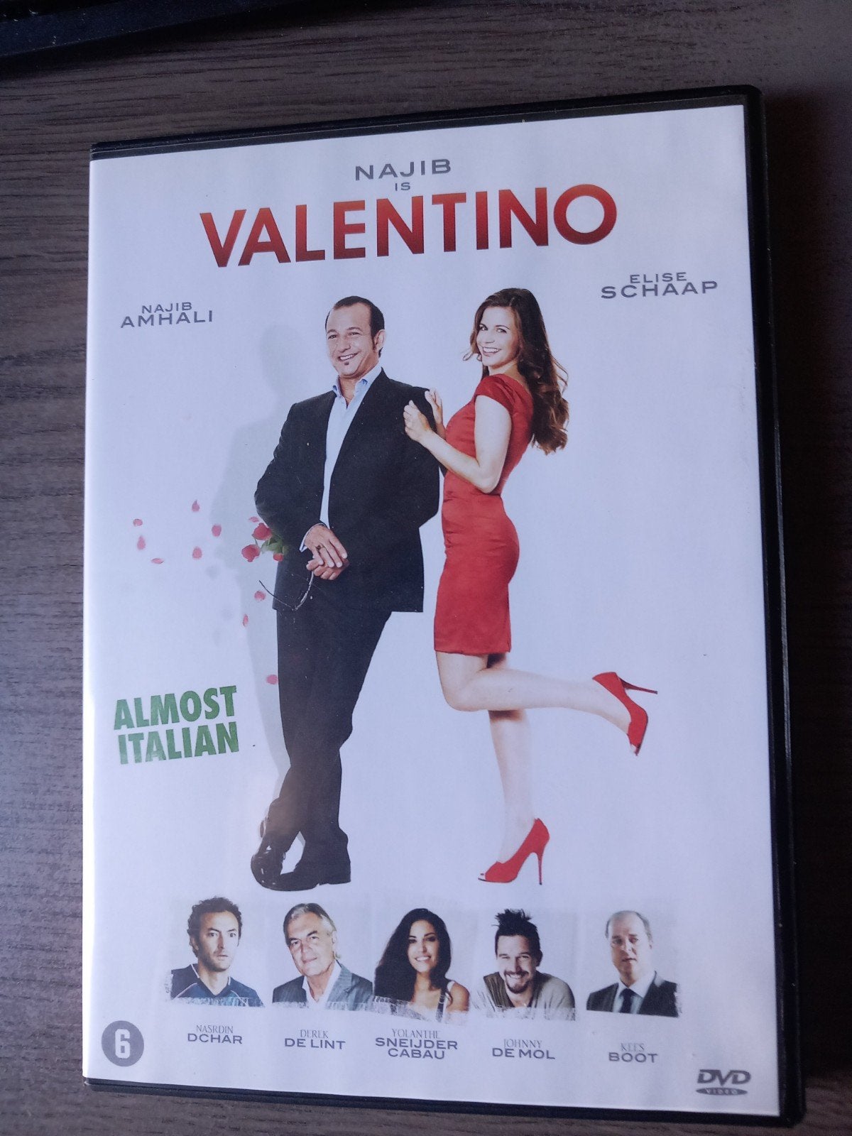 Valentino DVD - Najib Amhali - Romantische Komedie, Cd's en Dvd's, Nederlands, Zo goed als nieuw, Vanaf 6 jaar, Inclusief doosje