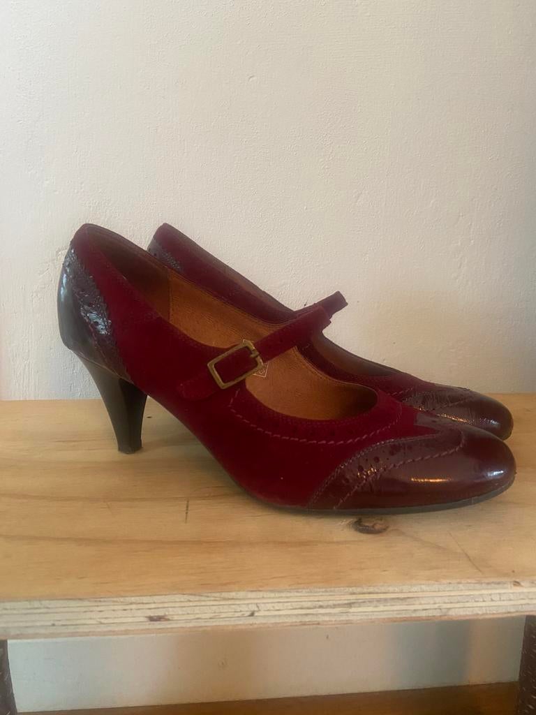 Hakschoentje met bandje en gesp mt 37/38, Ophalen of Verzenden, Zo goed als nieuw, Schoenen met hoge hakken, Rood