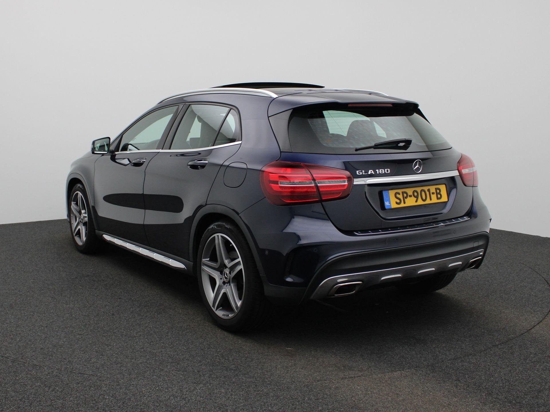 Mercedes-Benz GLA-klasse 180 Business Solution AMG | Panoram, 12 maanden, Gebruikt, 4 cilinders, Blauw