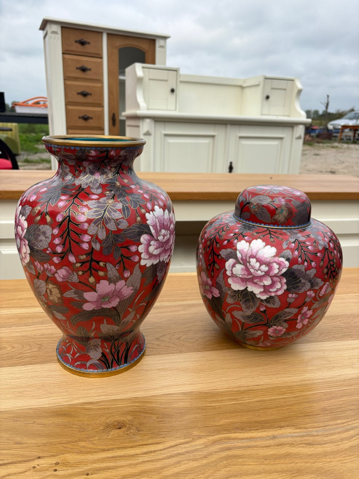 Grote Chinese cloisonné vaas en dekselpot - Rood bloemmotief, Ophalen of Verzenden