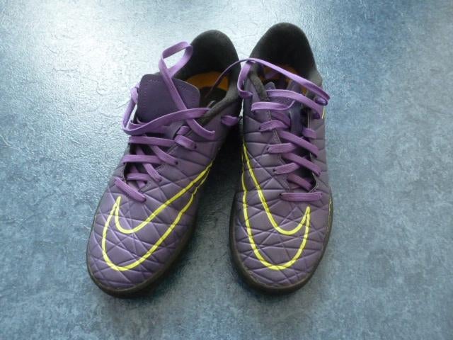 HAAST NIEUW 1 paar mooie paarse NIKE schoenen maat 36 1/2, Kinderen en Baby's, Ophalen of Verzenden, Zo goed als nieuw, Nike, Jongen of Meisje