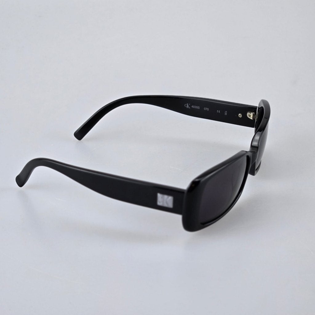 Calvin Klein CK 20537S Zonnebril Zwart, Sieraden, Tassen en Uiterlijk, Calvin Klein, Gebruikt, https://www.calvinklein.nl/contact