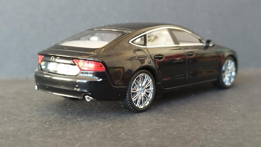 Audi A7 Sportback 1:43 Kyosho Pol, Hobby en Vrije tijd, Modelauto's | 1:43, Overige merken, Auto, Verzenden, .
