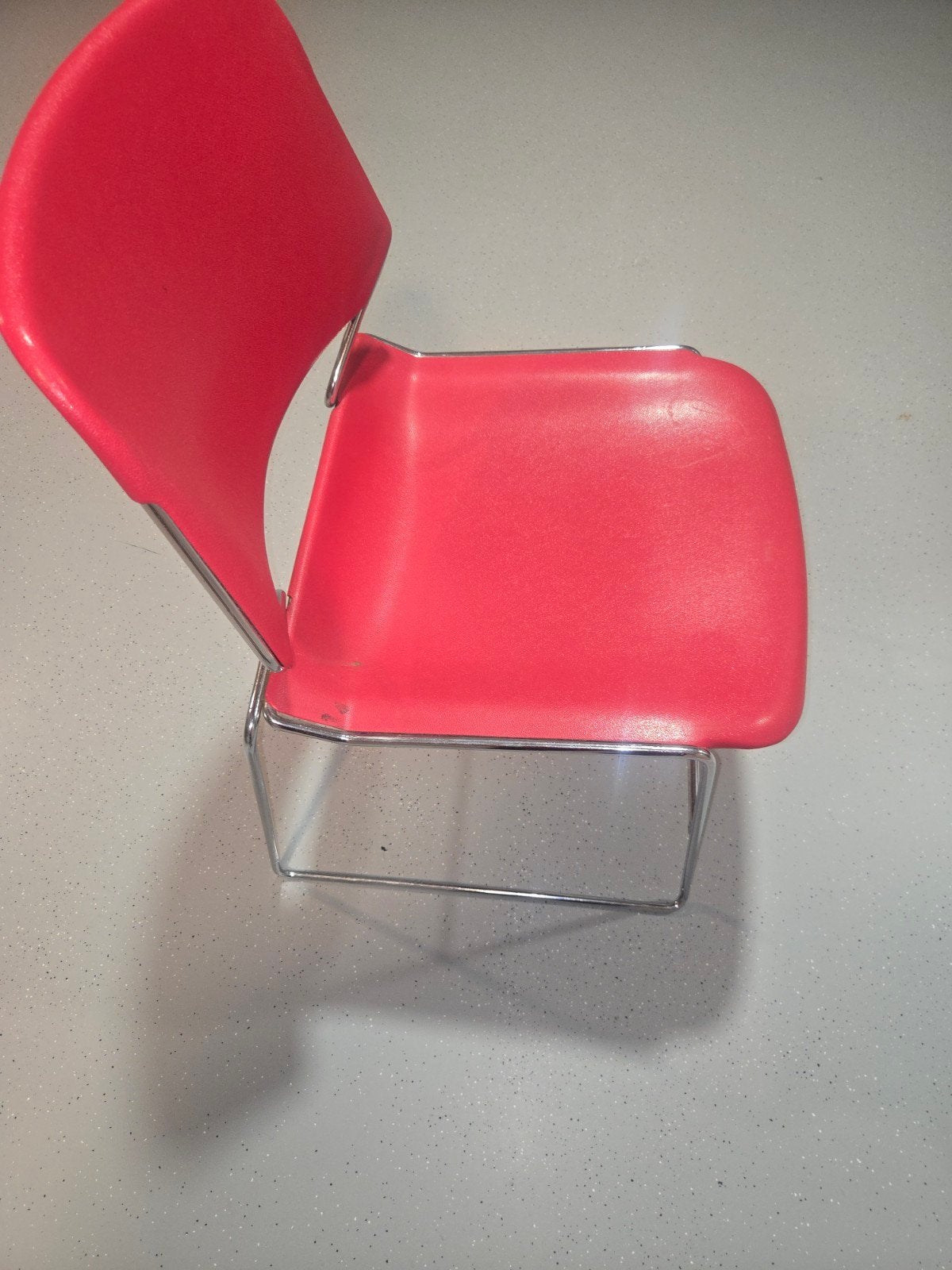 Trolley Sting stoelen voor vergadering of kantoor en kantine, Ophalen, Zo goed als nieuw, Rood