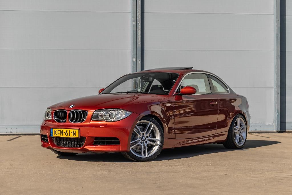 BMW E82 135iS  | 443PK | RB Hybrids | Handgesch| 2e Eig |  , Auto's, Achterwielaandrijving, Zwart, Leder, Bedrijf