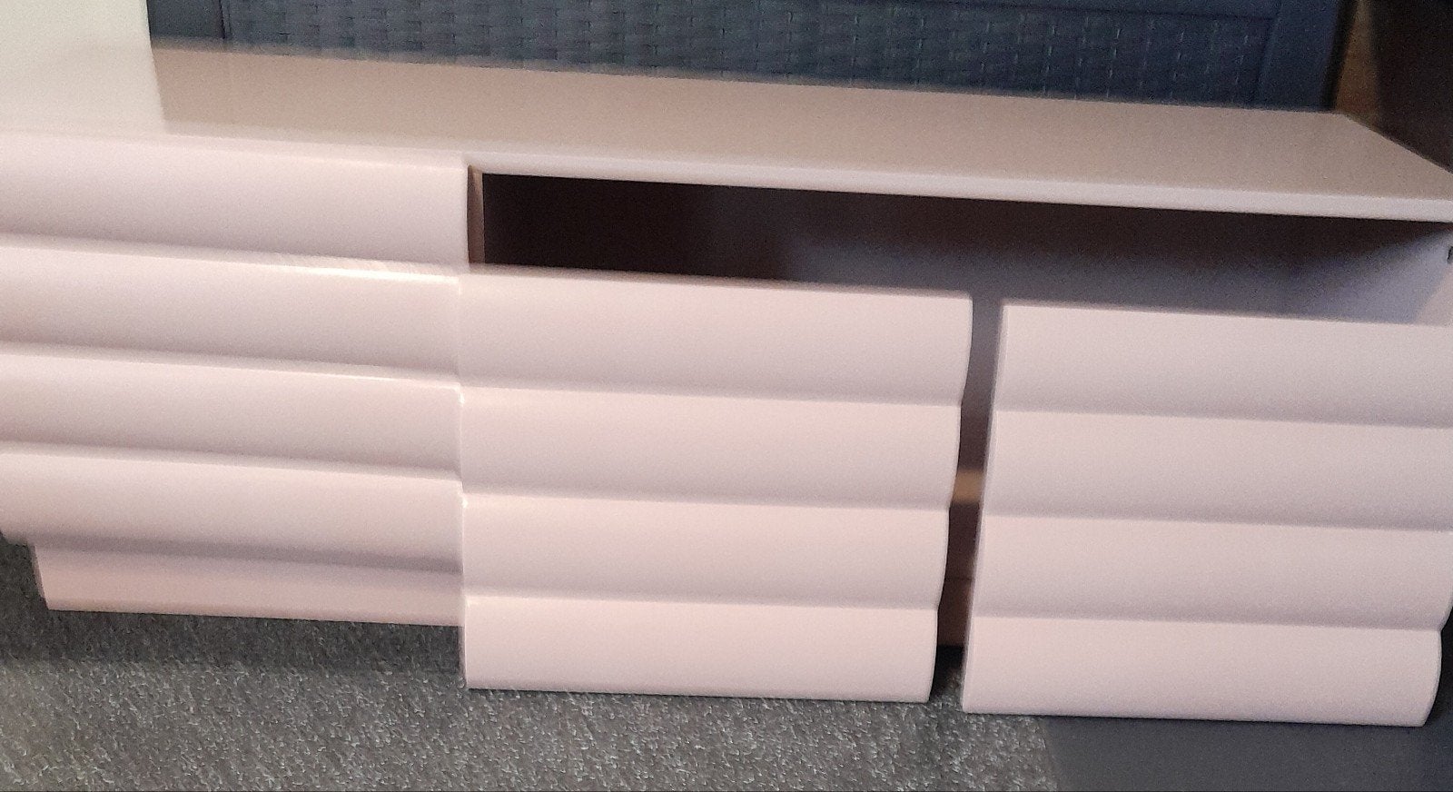 Roze kastje/tv-meubel met deurtjes (120x30x40 cm), Ophalen, Gebruikt, 100 tot 150 cm, Minder dan 100 cm