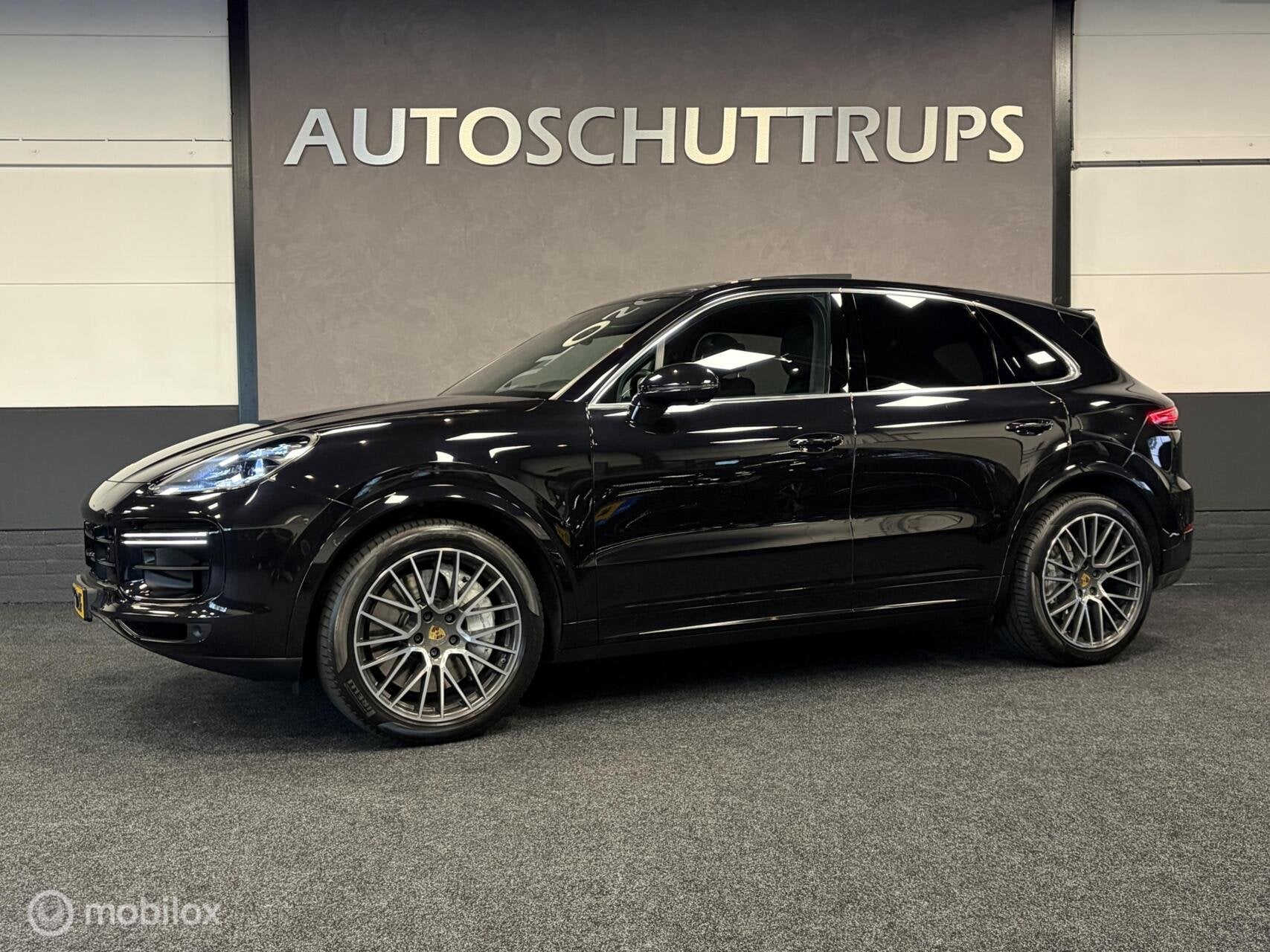 Porsche Cayenne 4.0 Turbo BURMESTER / 4WS / NIGHTVISION / EL, Auto's, Automaat, 2175 kg, Gebruikt, Zwart