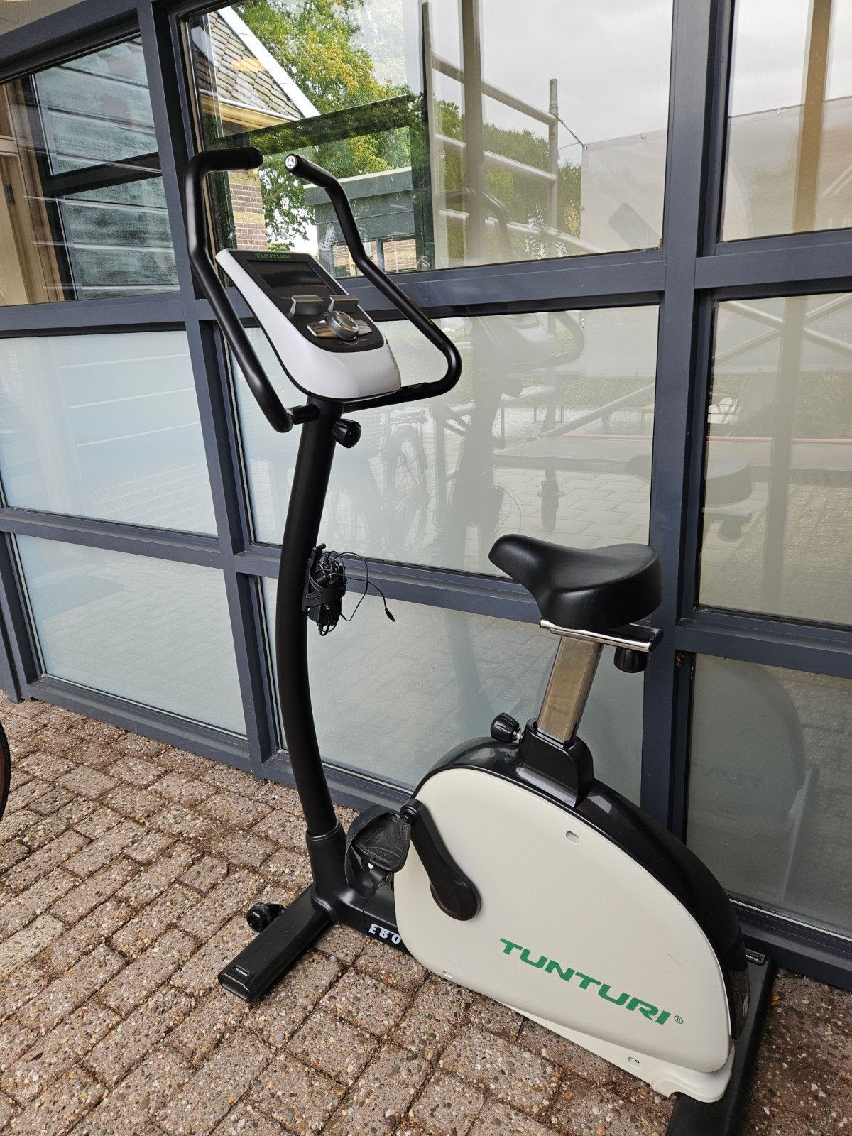 Tunturi Hometrainer F30, Sport en Fitness, Ophalen, Zo goed als nieuw, Metaal, Benen