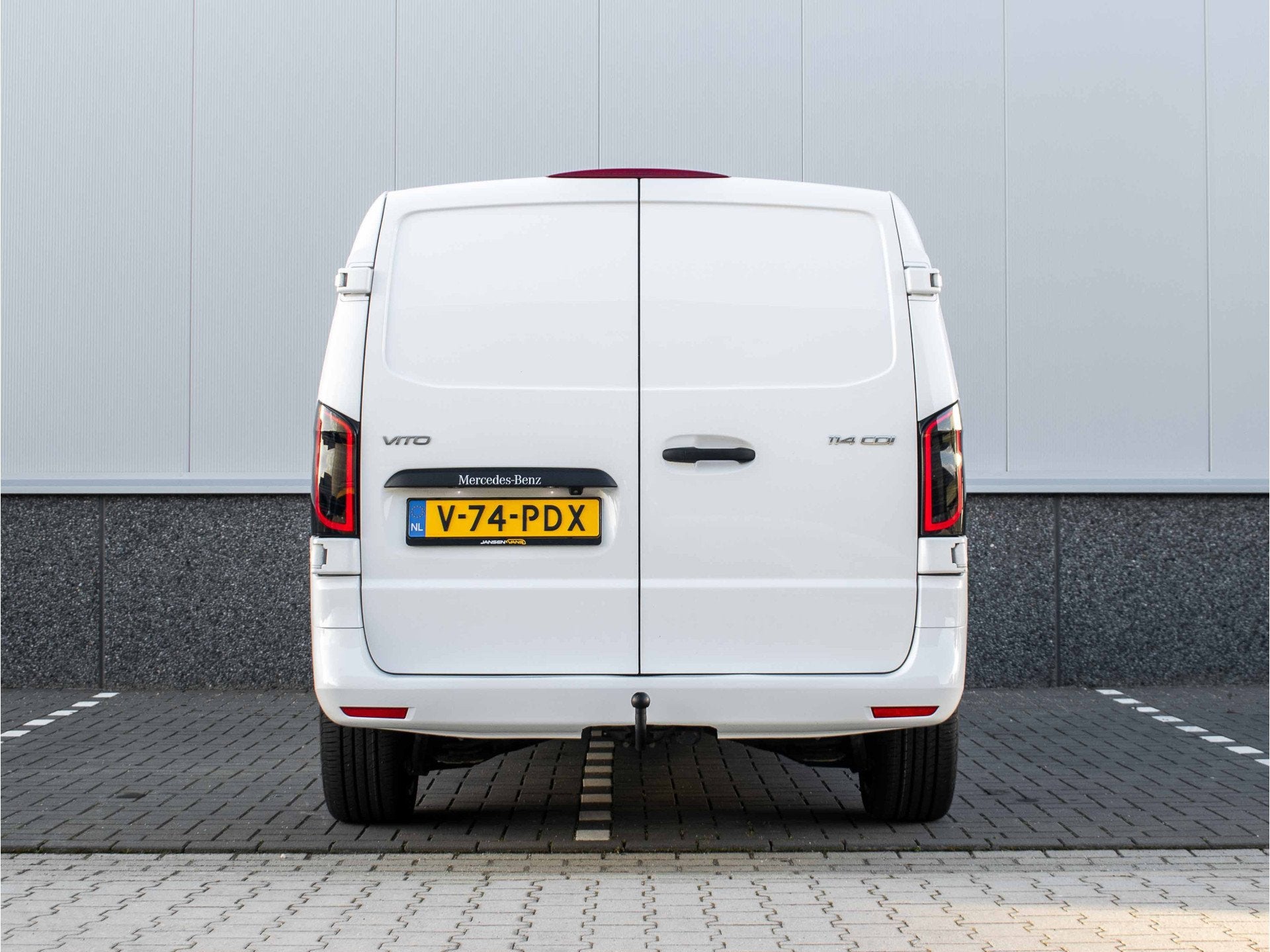 Mercedes-Benz Vito 114 CDI Lang | Trekhaak 2500kg | Carplay, Automaat, Dealer onderhouden, Gebruikt, 4 cilinders