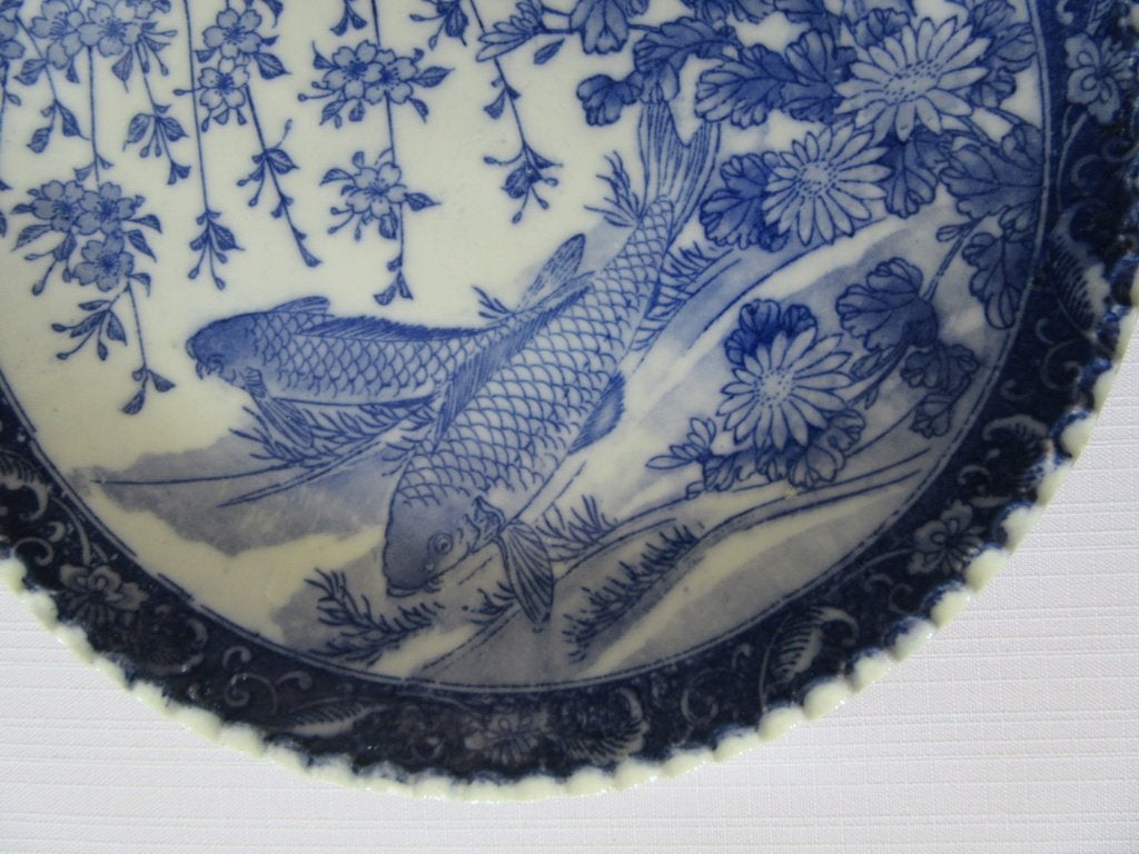 1910 Tezuka Kinsei Koi karper antiek Japan keramiek wandbord, Verzenden, Meerkleurig, Wanddecoratie, Steen/keramiek
