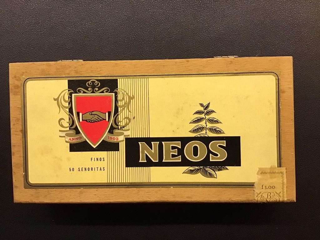 Hoeten Sigarendoos NEOS  Anno 1903., Verzamelen, Ophalen of Verzenden, Zo goed als nieuw