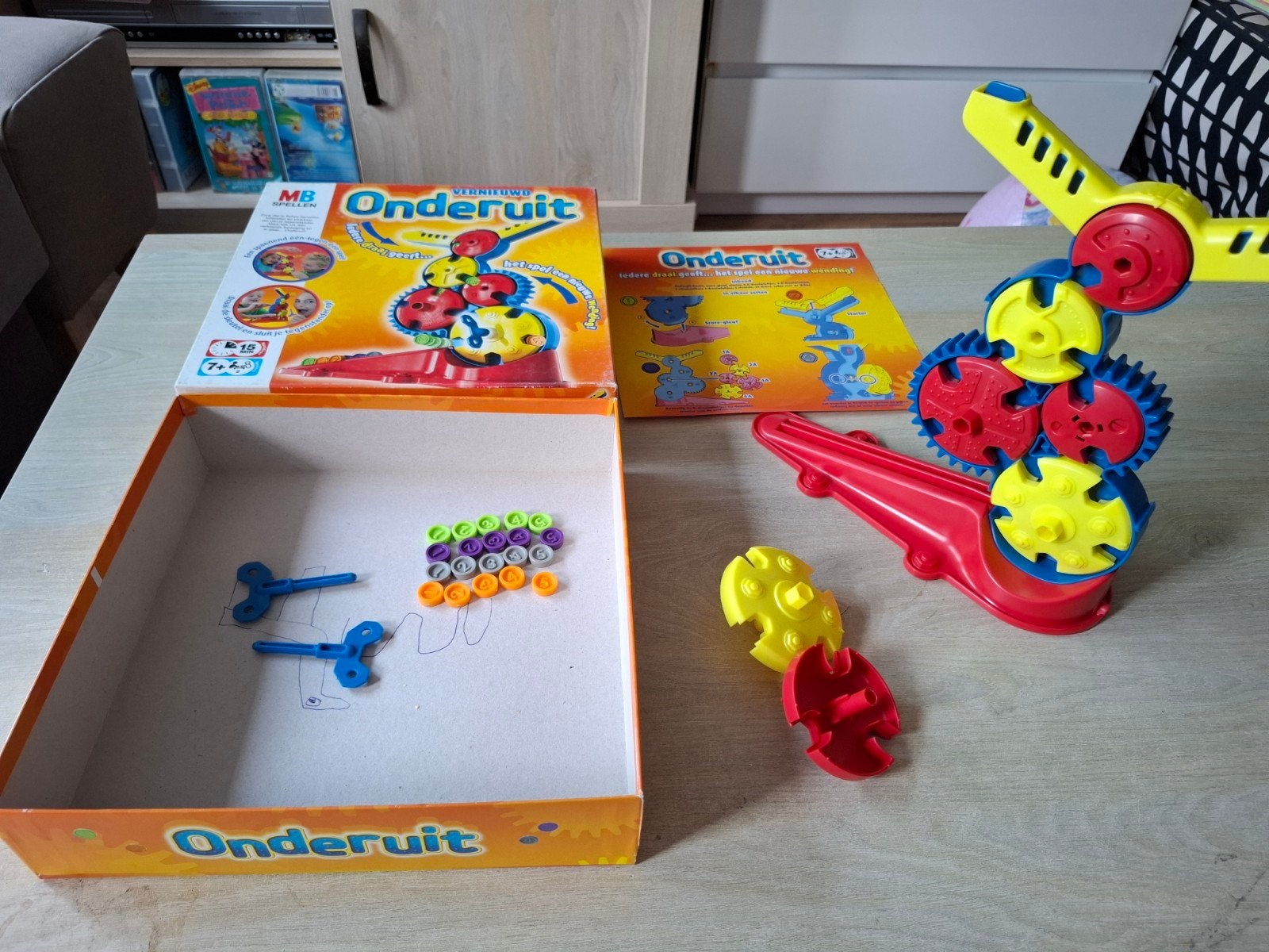 Onderuit MB Spellen - Vernieuwd - Compleet gezelschapsspel, Hobby en Vrije tijd, Gezelschapsspellen | Bordspellen, Consumentenservice@hasbro.nl