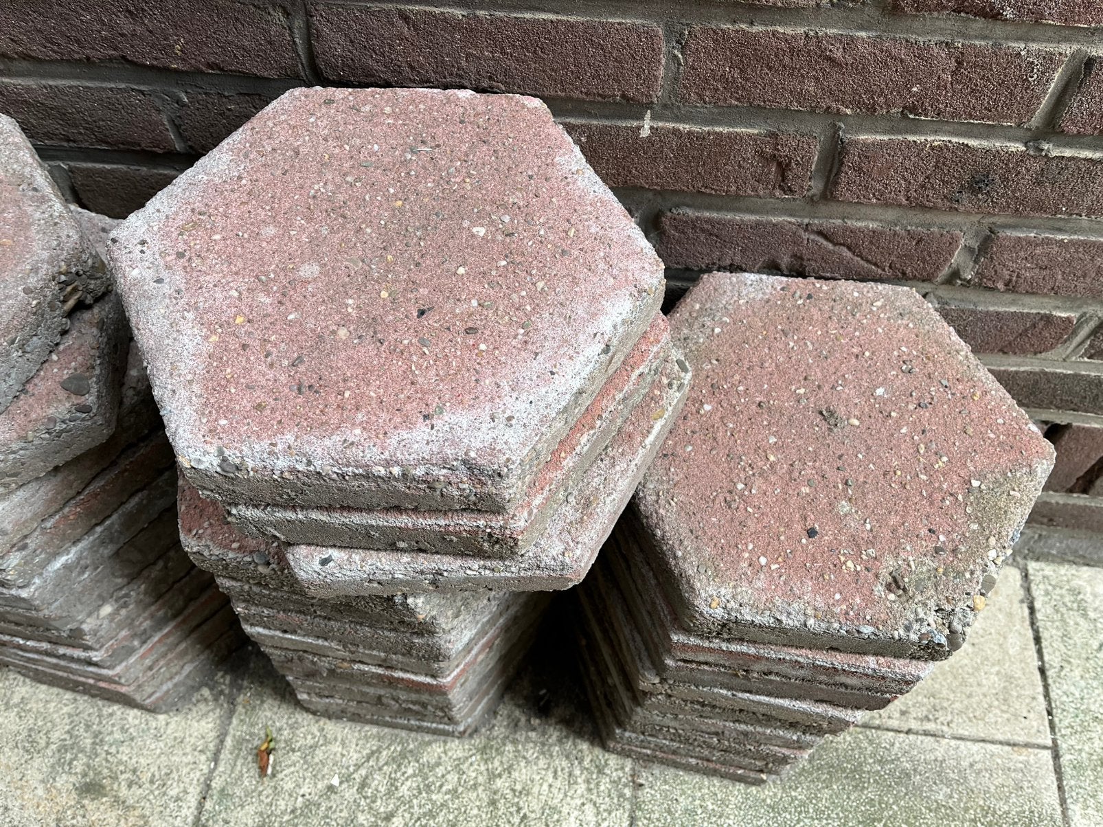 Zeshoekige tegels - Gratis af te halen, Ophalen, Gebruikt, Minder dan 5 m², Beton