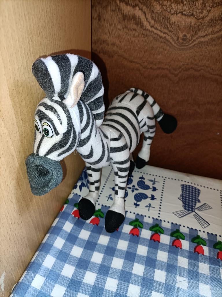Madagascar zebra knuffel 26 cm groot, Kinderen en Baby's, Speelgoed | Knuffels en Pluche, Ophalen of Verzenden, Zo goed als nieuw