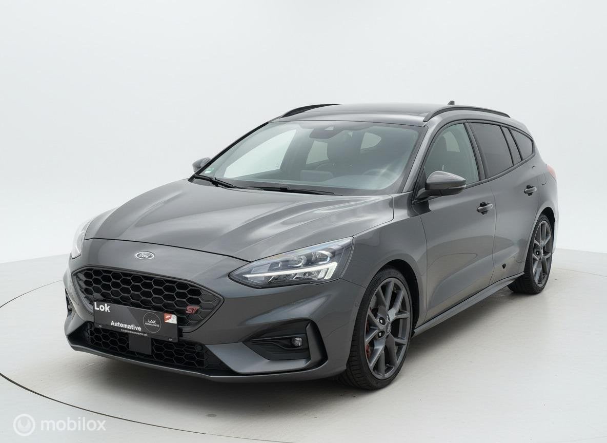 Ford Focus 2.3 EcoBoost ST-3 PANO|B&O|KEYLESS|CAMERA|280PK|, Auto's, Gebruikt, Zwart, 4 cilinders, 1434 kg