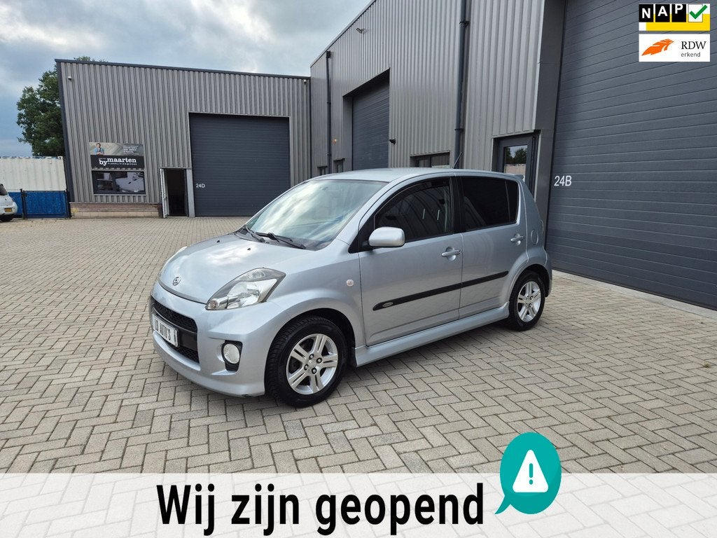 Daihatsu Sirion 2 1.3-16V Sport 5 DEURS wordt nog mee gerede, Auto's, Daihatsu, Voorwielaandrijving, Stof, Gebruikt, 31 €/maand