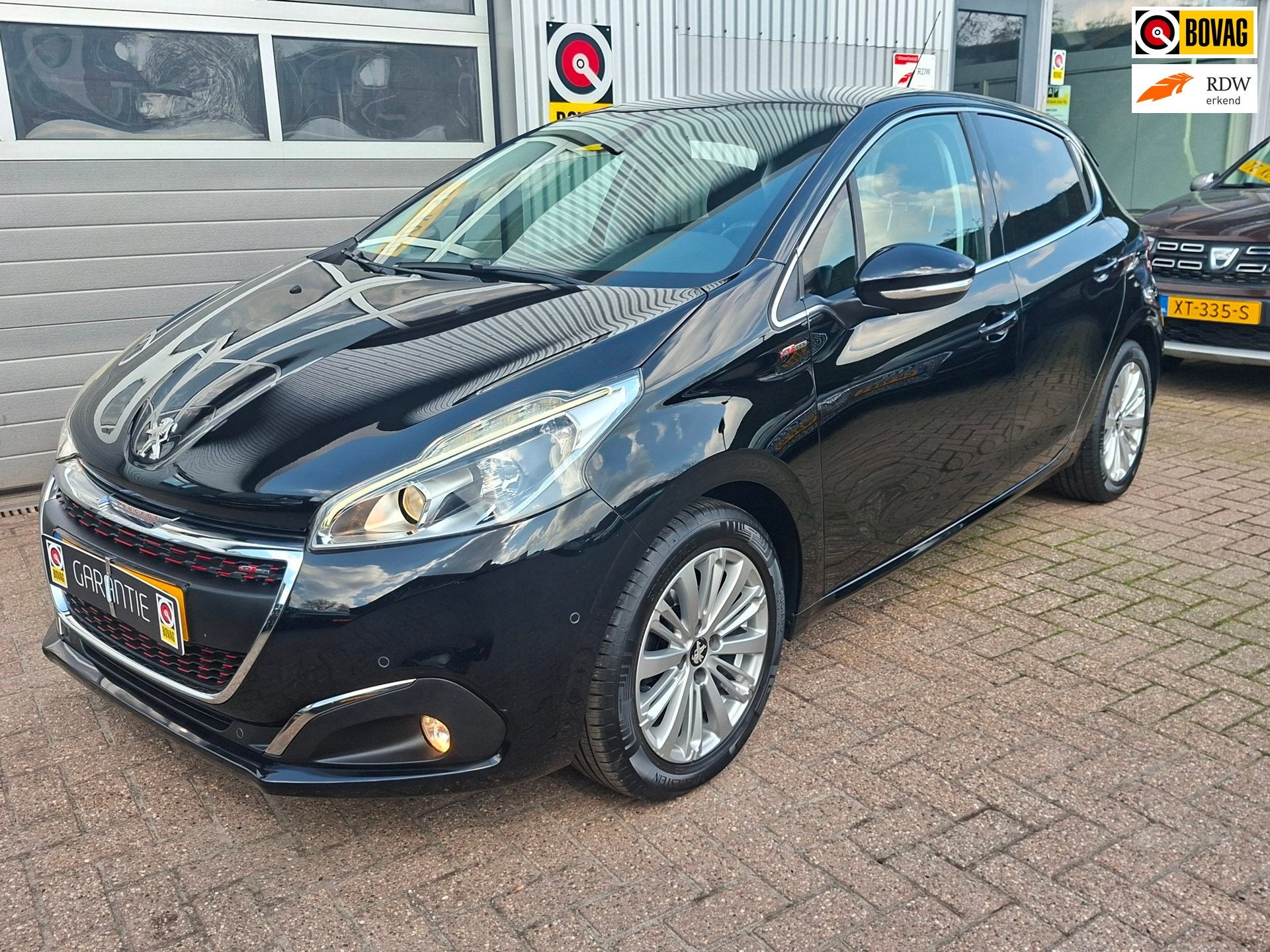 Peugeot 208 Automaat Camera GT-Line Leer Navi Trekhaak, Auto's, Peugeot, Gebruikt, 1199 cc, Bedrijf, 570 kg
