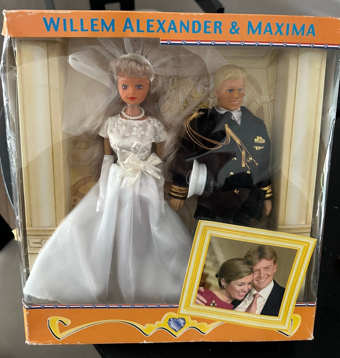 Koninklijke Nederlandse trouwpoppen uit 2002, nieuw., Ophalen of Verzenden, Zo goed als nieuw