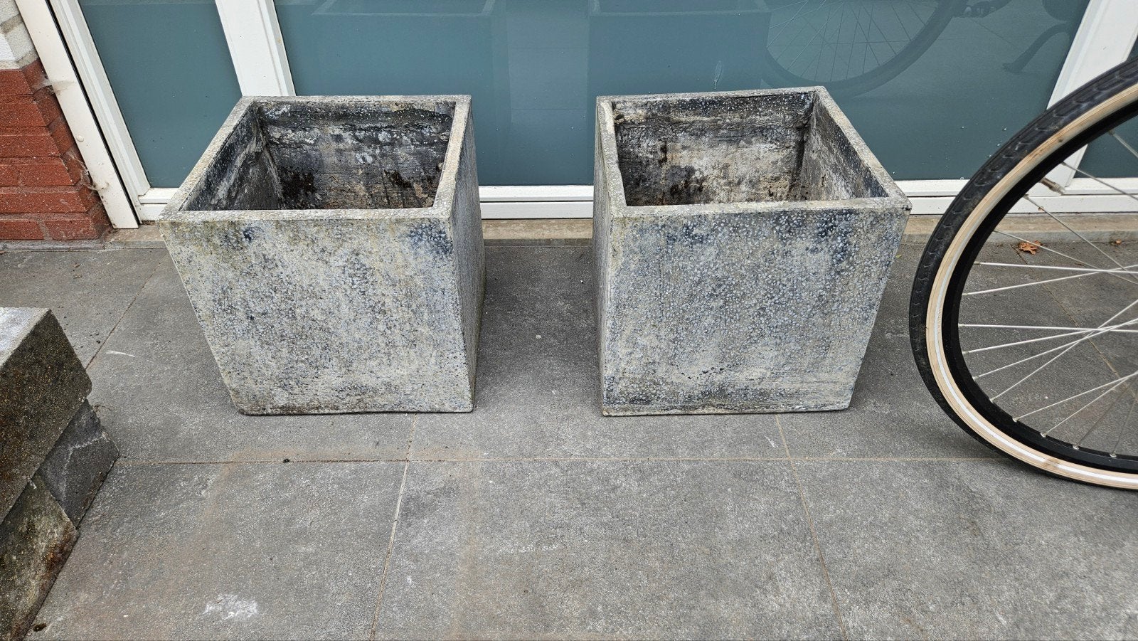 2 Gebruikte Bloempotten - Gratis Afhalen, Tuin en Terras, Bloempotten, Ophalen, Steen, Gebruikt, 40 cm of meer
