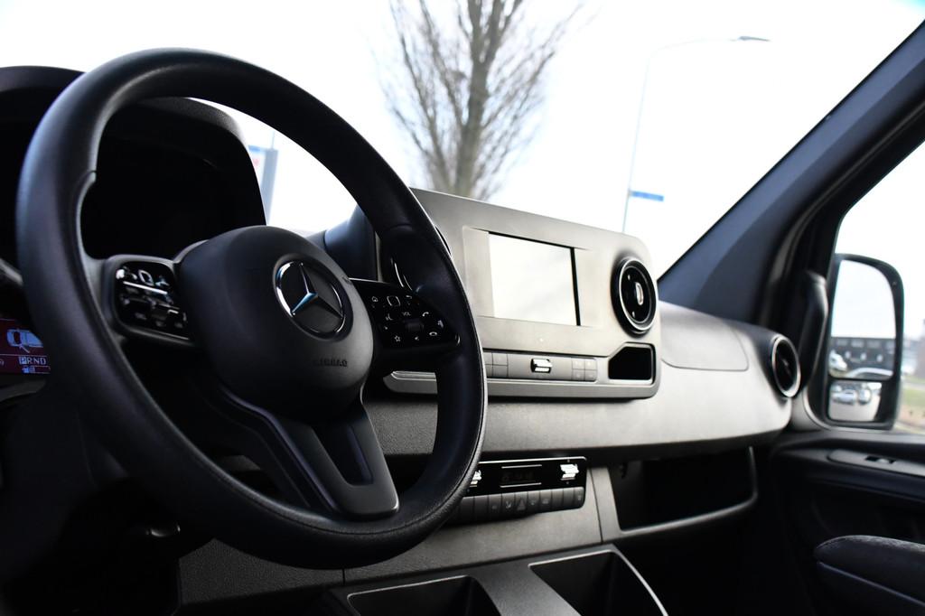 Mercedes-Benz Sprinter 319 1.9 CDI L2H2 4x4 Black Edition Ca, Auto's, Automaat, Gebruikt, Zwart, Bedrijf