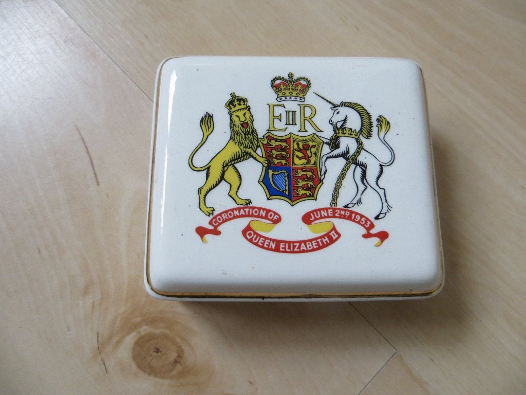 royalty/zeep doosje/Queen Elizabeth/Coronation/trinket doosj, Ophalen of Verzenden, Gebruikt, Buitenland, Overige typen