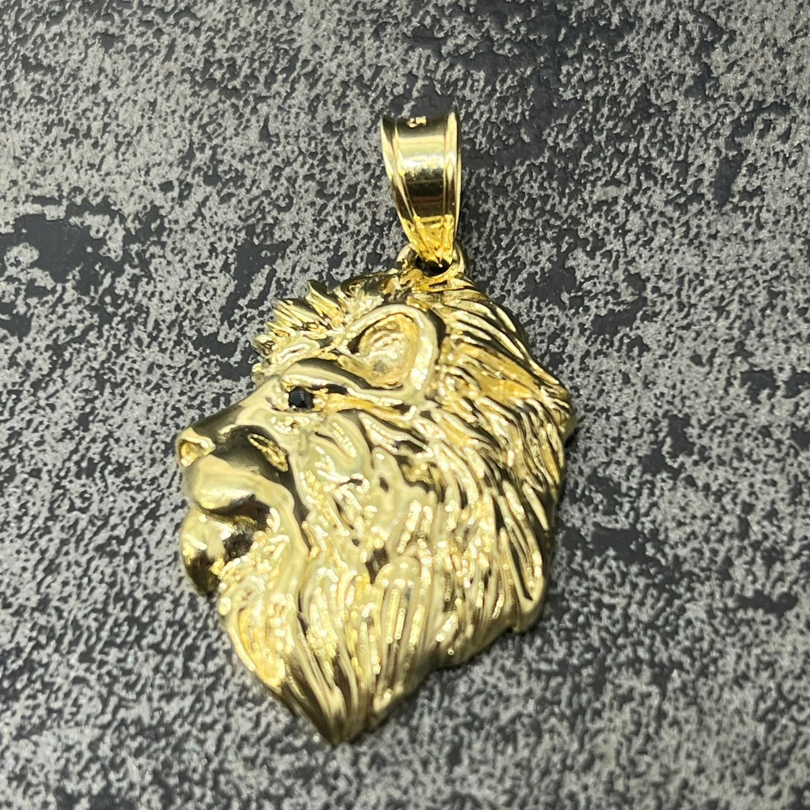 14k gouden hanger leeuw kop model, Ophalen of Verzenden, Zo goed als nieuw, Goud, Kruis of Symbool