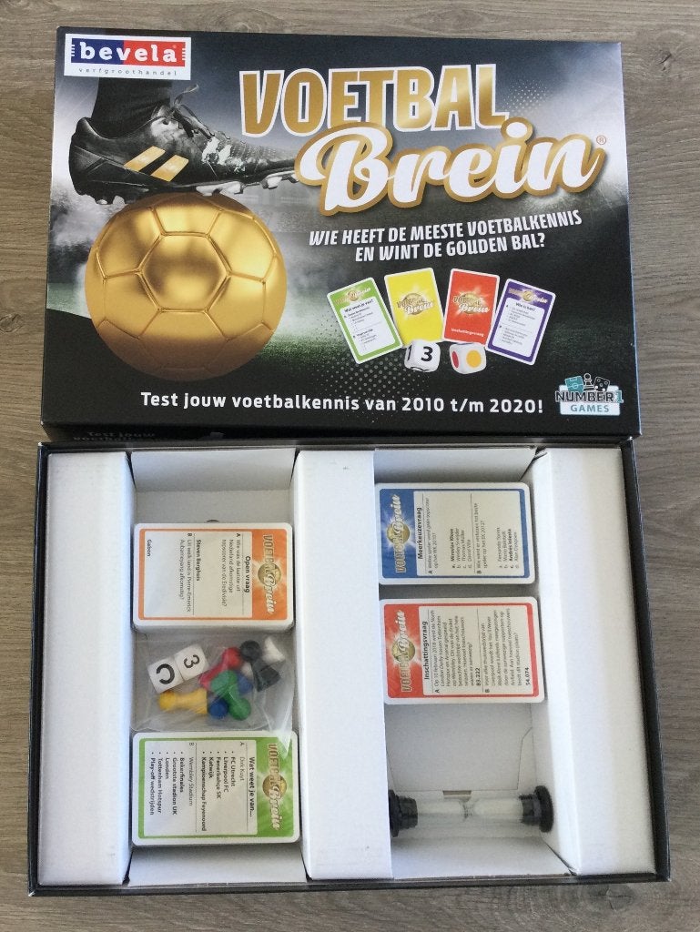 Voetbal Brein Bordspel - Test je voetbalkennis!, Een of twee spelers, Ophalen of Verzenden, Zo goed als nieuw, Number Games