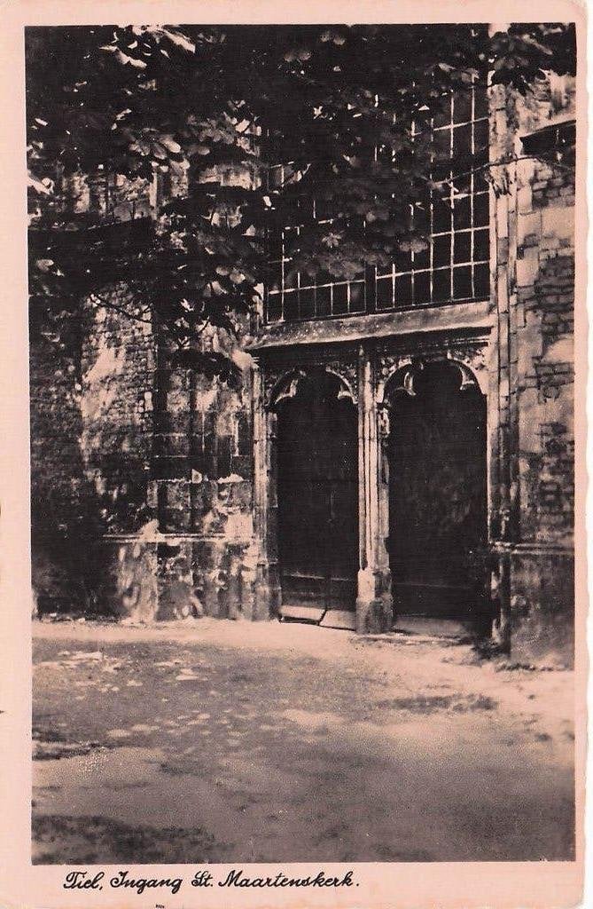 Tiel - Ingang St. Maartenskerk (gel. 1944), Ophalen of Verzenden, 1940 tot 1960, Gelopen, Gelderland