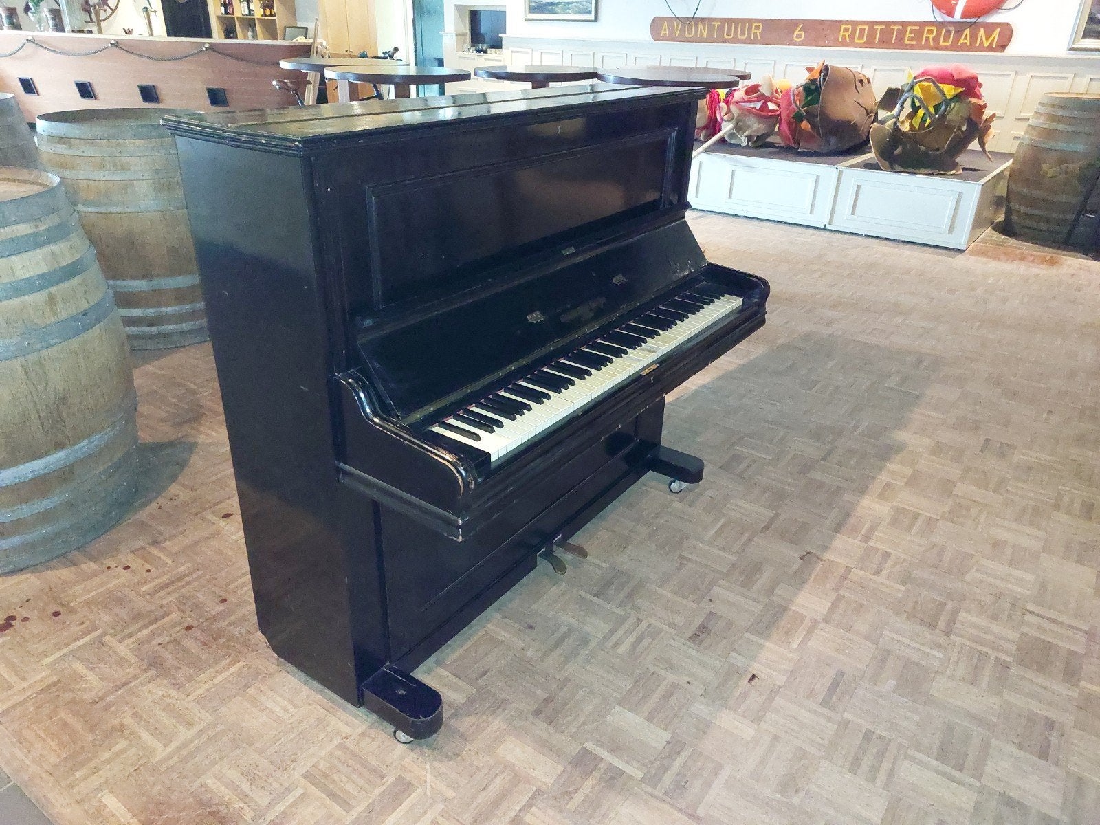 Oude piano, Muziek en Instrumenten, Ophalen, Zwart