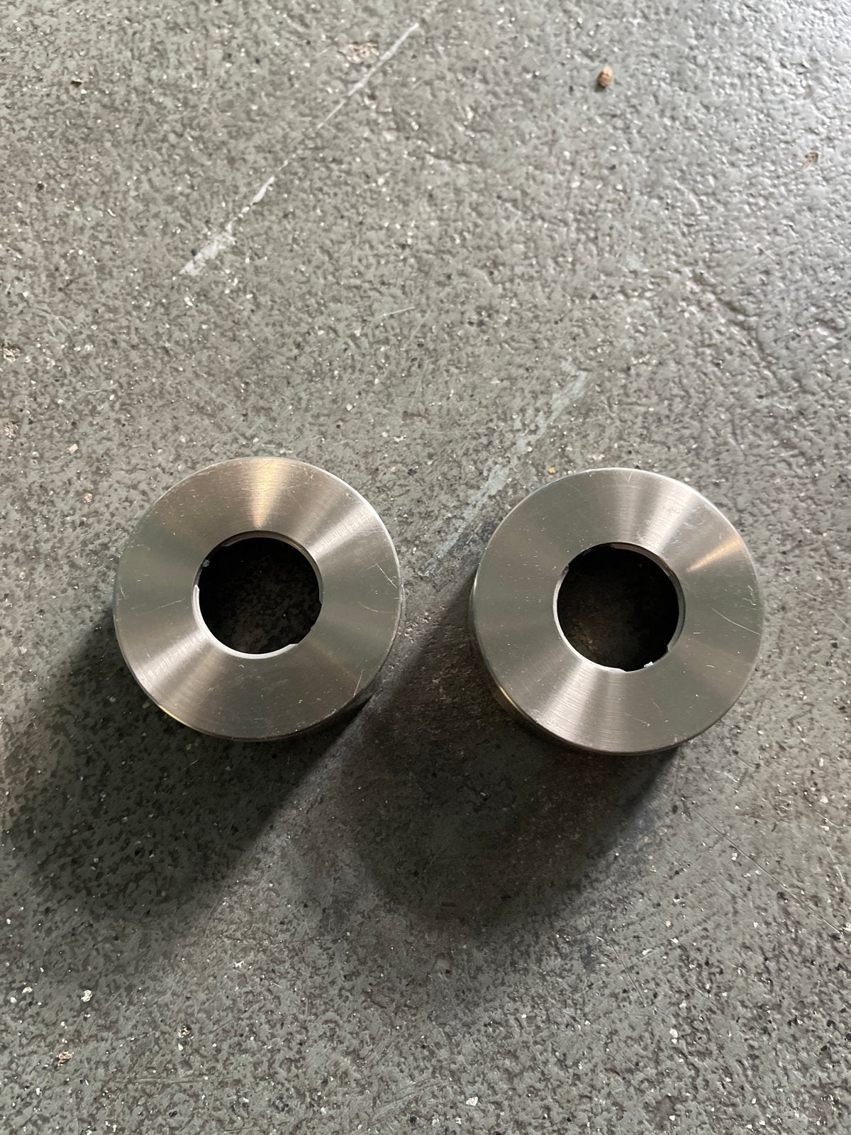 2x RVS Rozet voor Balustrade of Leuning, Ophalen of Verzenden, Zo goed als nieuw