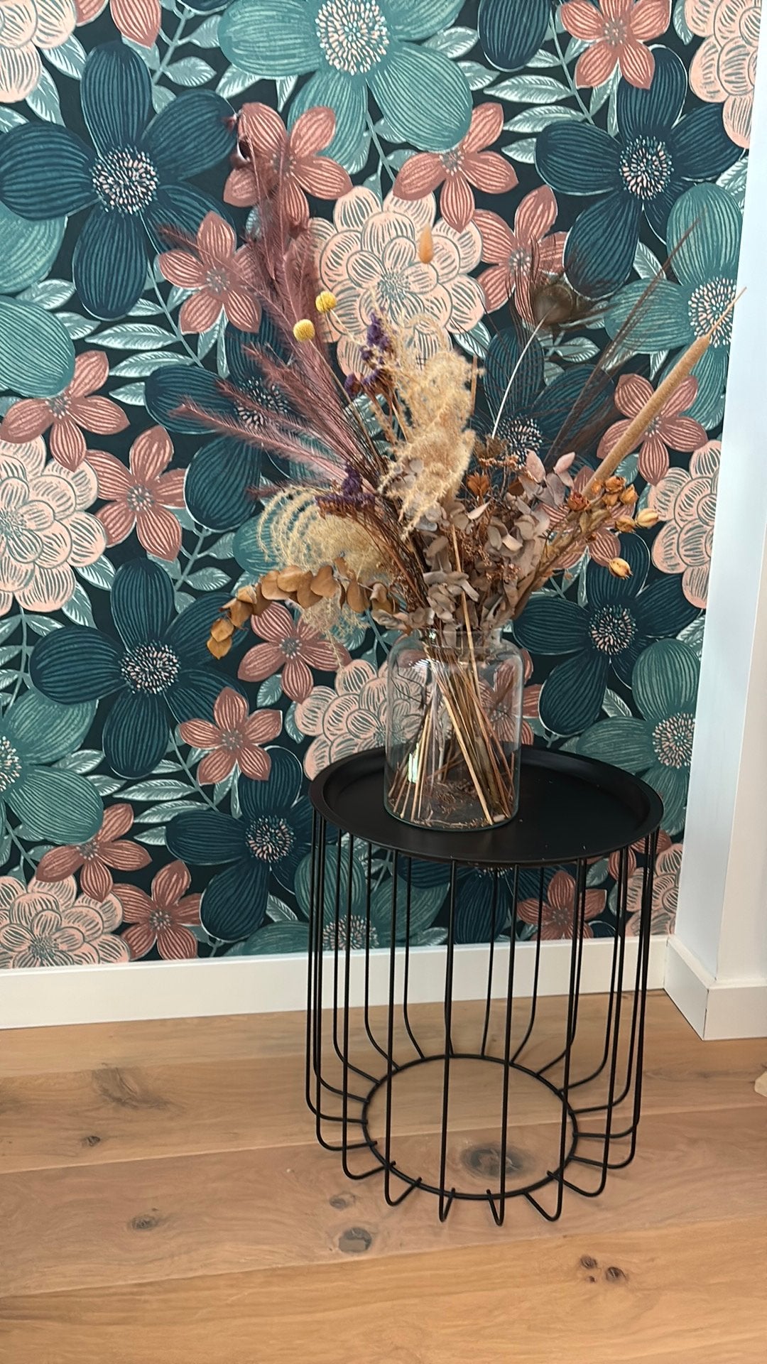 Metalen tafletje + bis kunstbloemen grafis, Huis en Inrichting, Ophalen, Zo goed als nieuw