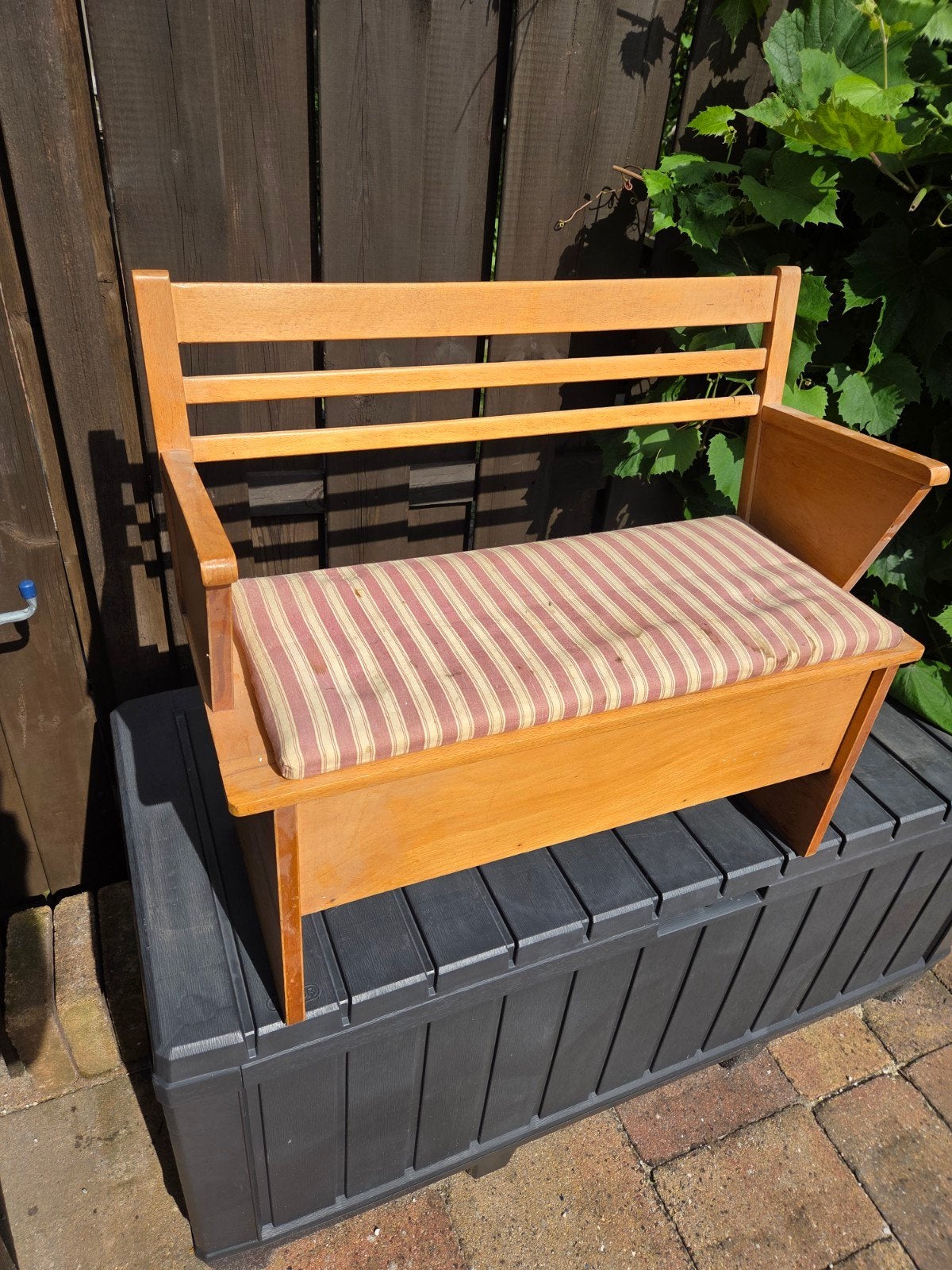 Houten kinderbankje met opbergruimte, Ophalen, Gebruikt, Stoel