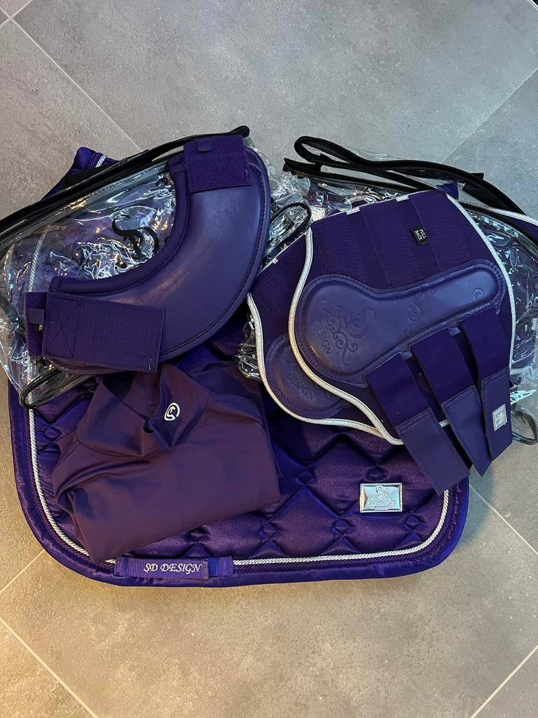 Set SD Design + Anky full dressuur paars, Dieren en Toebehoren, Paarden en Pony's | Dekens en Dekjes, Full (L), Dressuurdekje