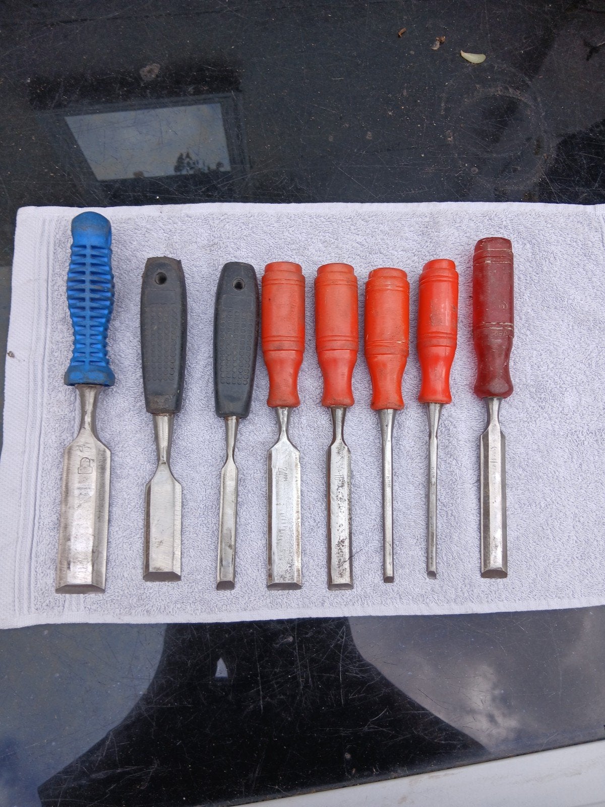 Gereedschap set houtbeitels, Ophalen