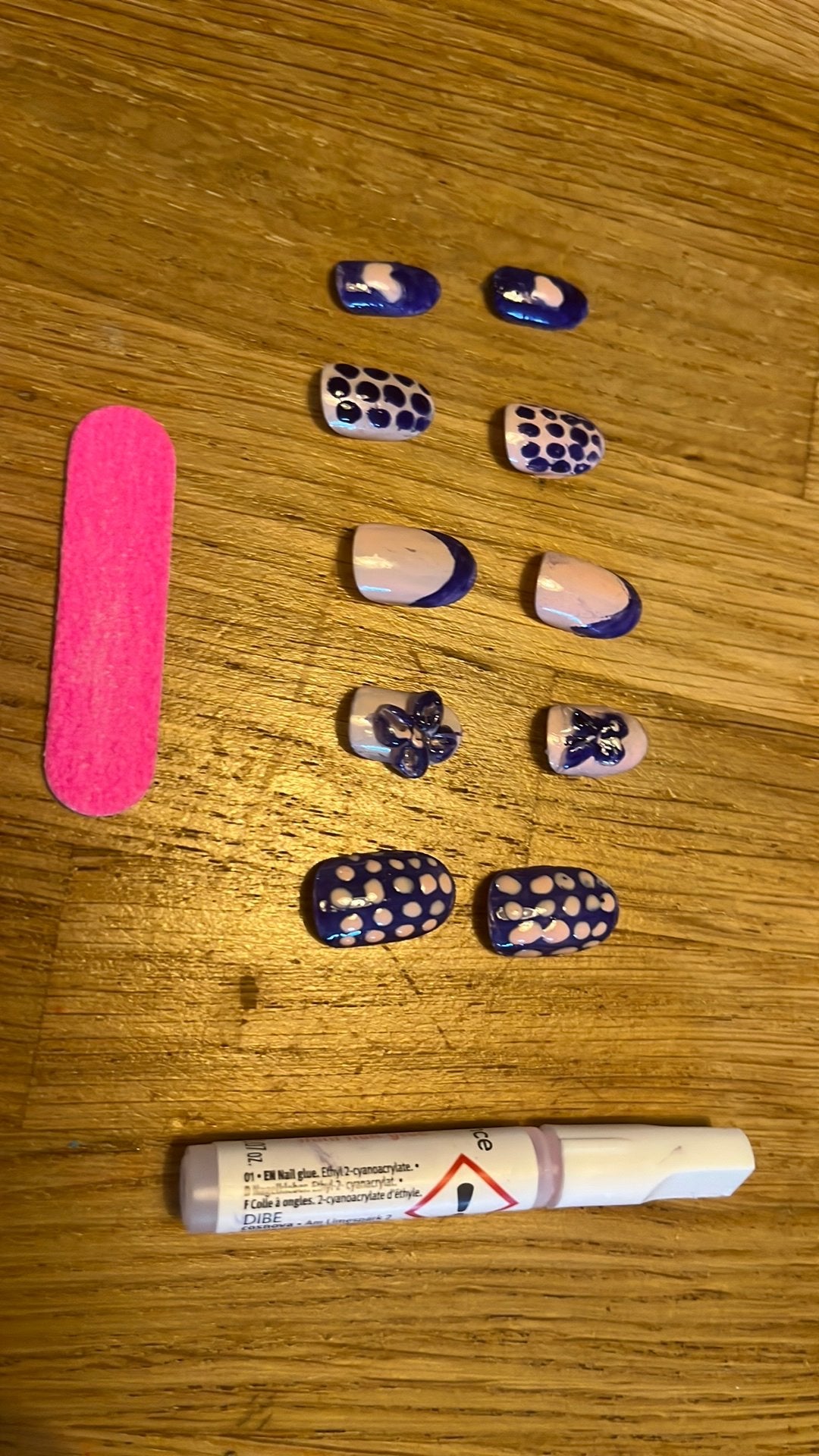 Zelfgemaakte nep nagels, Ophalen of Verzenden, Zo goed als nieuw, Embleem, Speld of Insigne