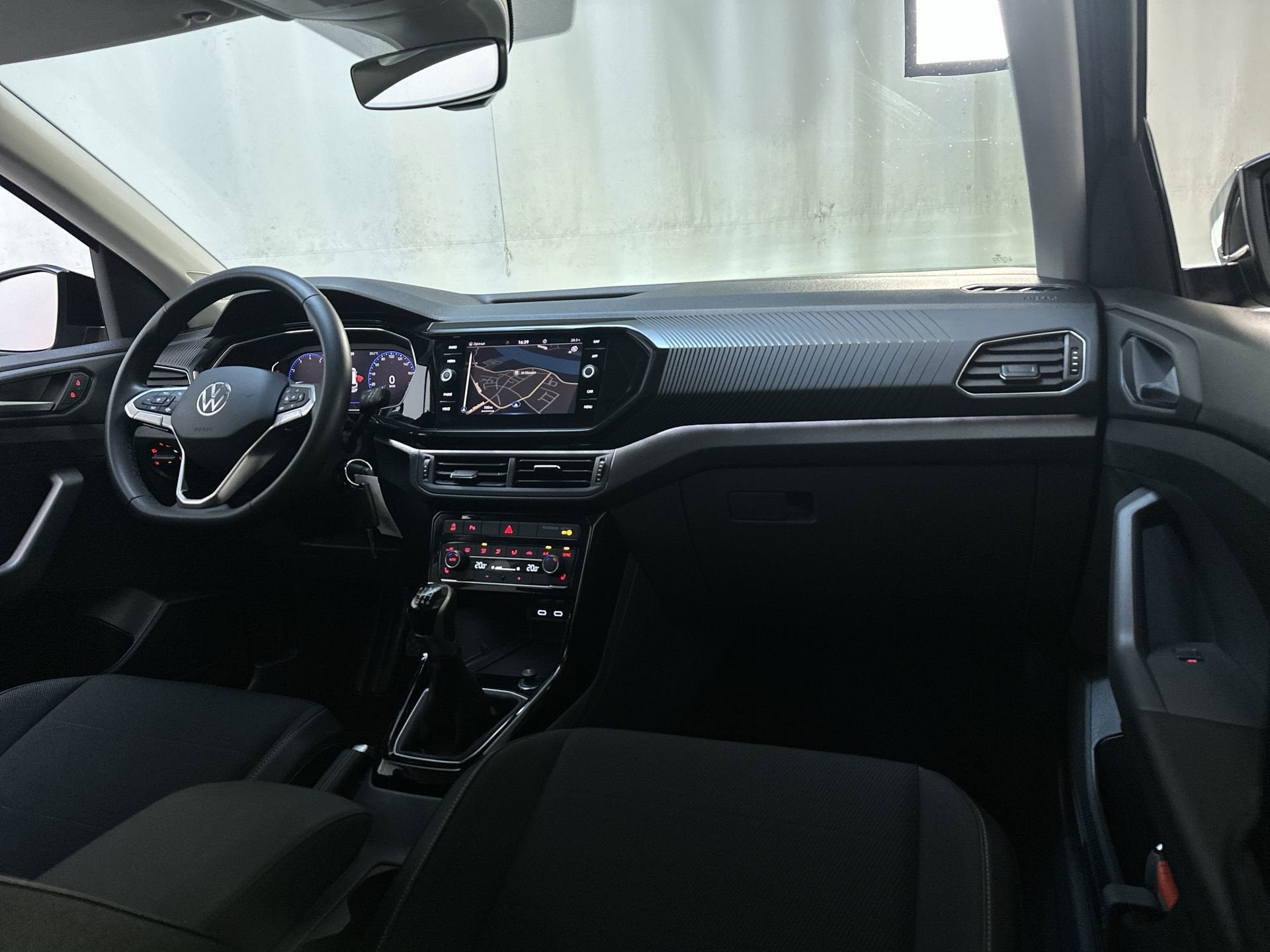 Volkswagen T-Cross 1.0 TSI 110pk Style LED Camera Stoelverwa, Auto's, Voorwielaandrijving, Dealer onderhouden, T-Cross, Gebruikt