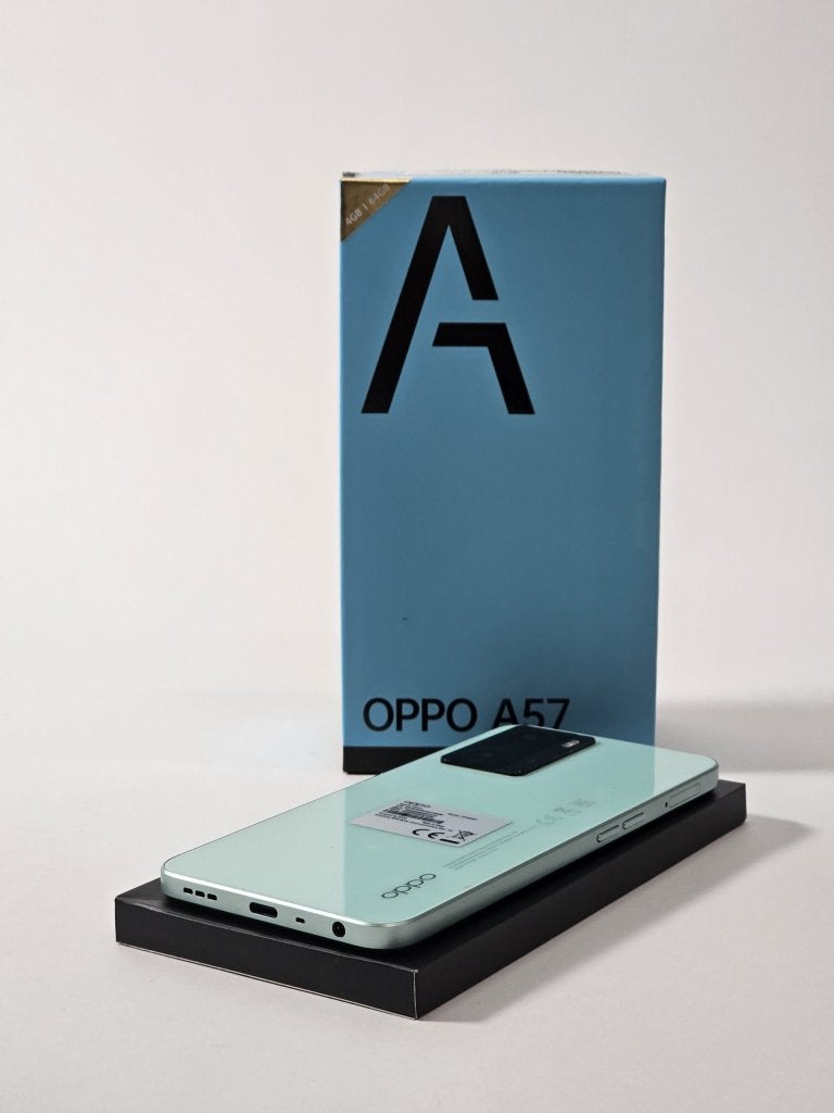 OPPO A57 - 64GB - Glowing Green | Retour Deal, Weena 505, 3013AL Rotterdam, Nederland, Press@oppo.com, Ophalen of Verzenden, Zo goed als nieuw